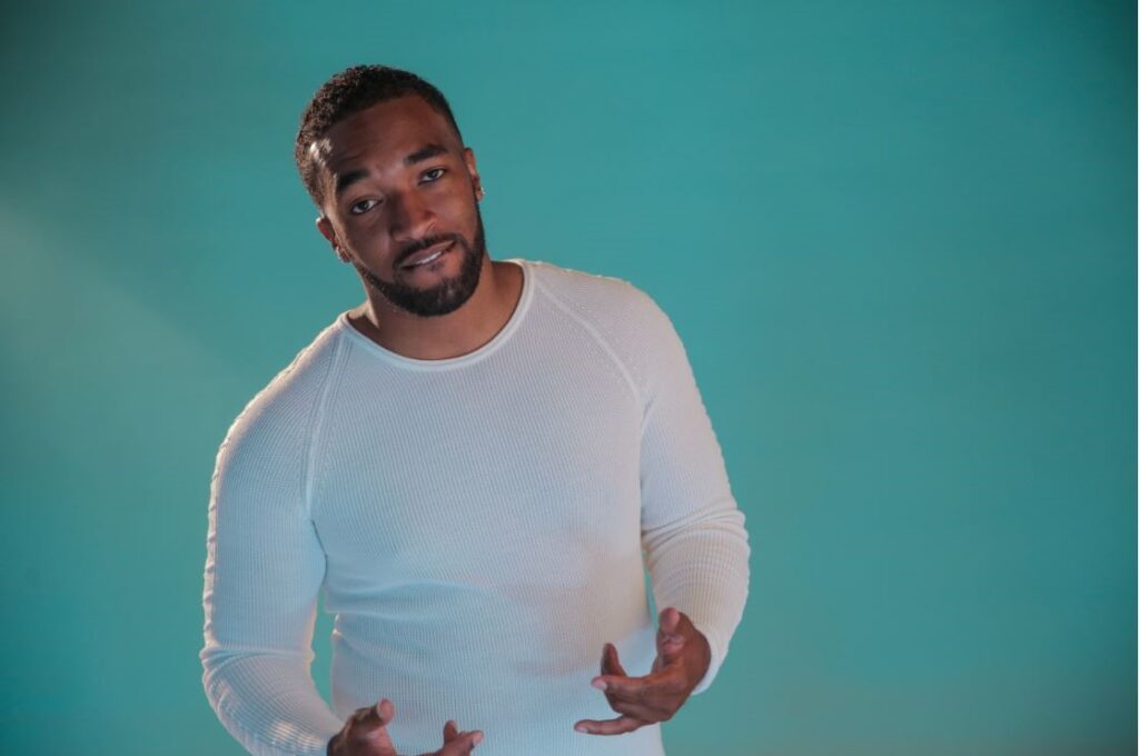 J Carlyle releases highly-praised single ‘Intruder Alert’